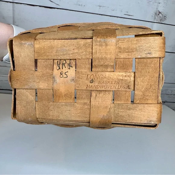 Longaberger | Small Handwoven Basket with Handle - Picture 6 of 7